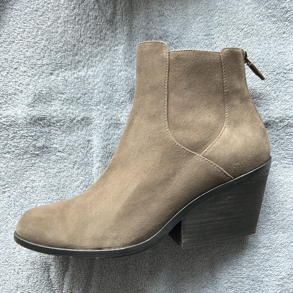 Eileen Fisher Peer Suede Ankle Bootie in Shadow Size 9 - Picture 3 of 17
